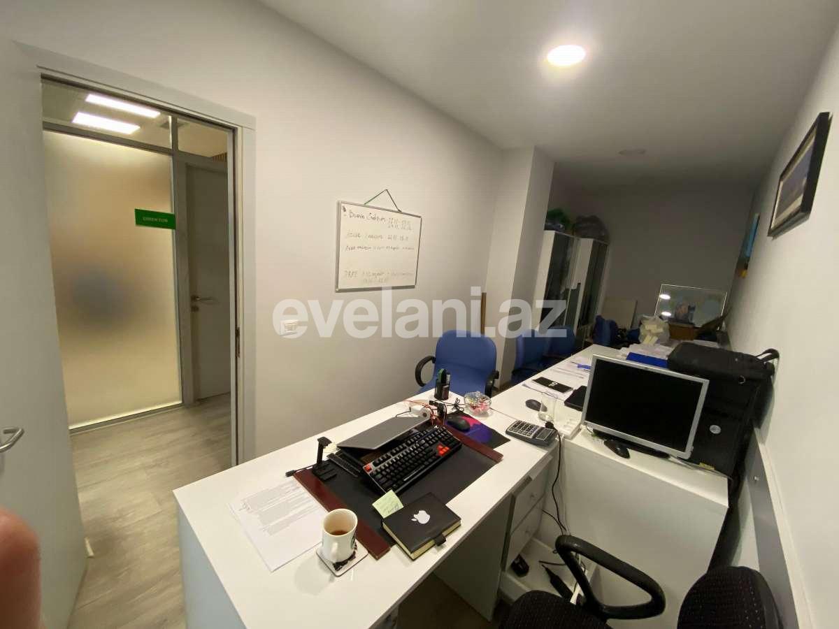 Сдаётся, офис, 4-комнаты, 130 m², Баку, Ясамальский r, Элмляр Академиясы m.