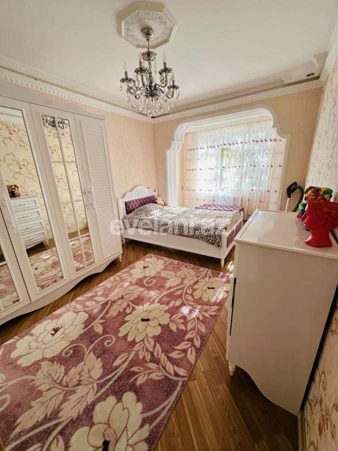 Satılır, köhnə tikili, 4 otaqlı, 110 m², Bakı, Xətai r, Həzi Aslanov m.