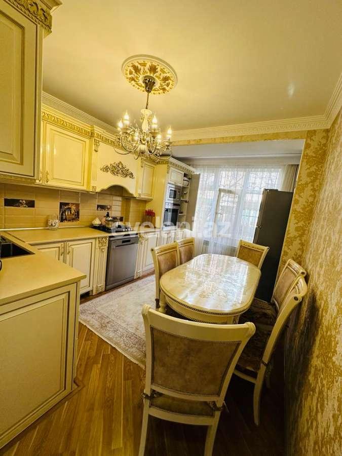 Satılır, köhnə tikili, 4 otaqlı, 110 m², Bakı, Xətai r, Həzi Aslanov m.