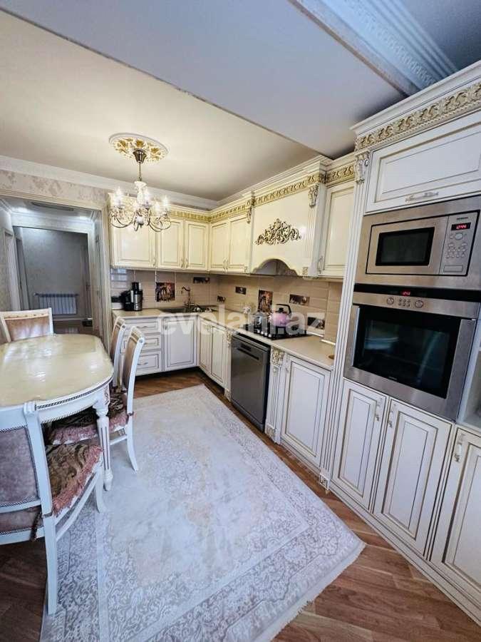 Satılır, köhnə tikili, 4 otaqlı, 110 m², Bakı, Xətai r, Həzi Aslanov m.