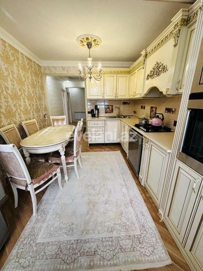 Satılır, köhnə tikili, 4 otaqlı, 110 m², Bakı, Xətai r, Həzi Aslanov m.