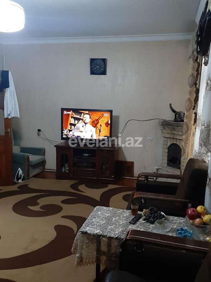 Satılır, köhnə tikili, 3 otaqlı, 65 m², Bakı, Binəqədi r, 6-cı mikrorayon q.