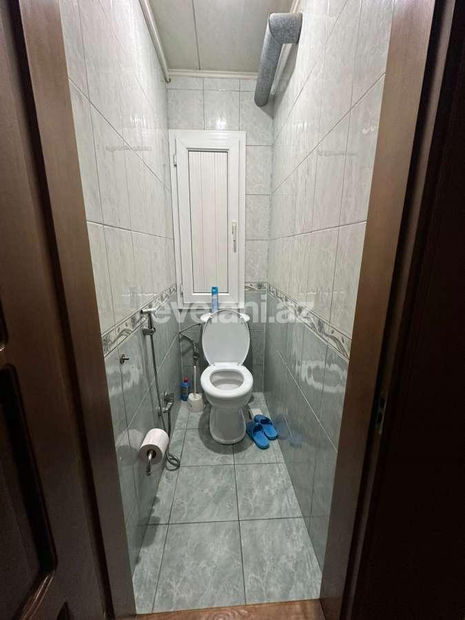 Satılır, köhnə tikili, 4 otaqlı, 110 m², Bakı, Binəqədi r, 8-ci mikrorayon q, Azadlıq prospekti m.