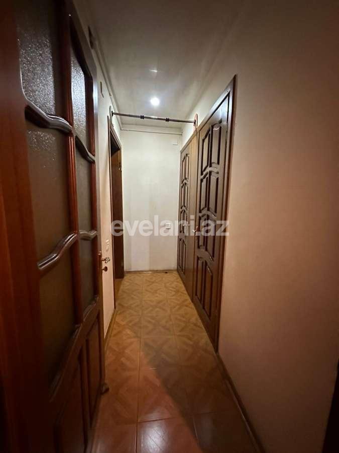 Satılır, köhnə tikili, 4 otaqlı, 110 m², Bakı, Binəqədi r, 8-ci mikrorayon q, Azadlıq prospekti m.