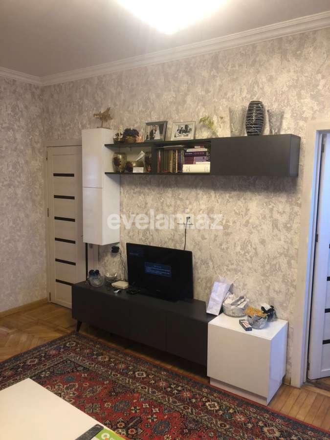 Satılır, köhnə tikili, 2 otaqlı, 55 m², Bakı, Nəsimi r, Memar Əcəmi m.