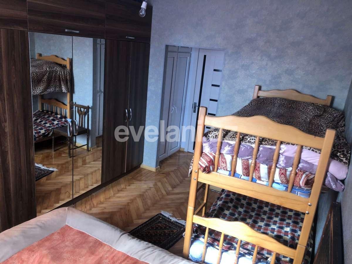 Satılır, köhnə tikili, 2 otaqlı, 55 m², Bakı, Nəsimi r, Memar Əcəmi m.