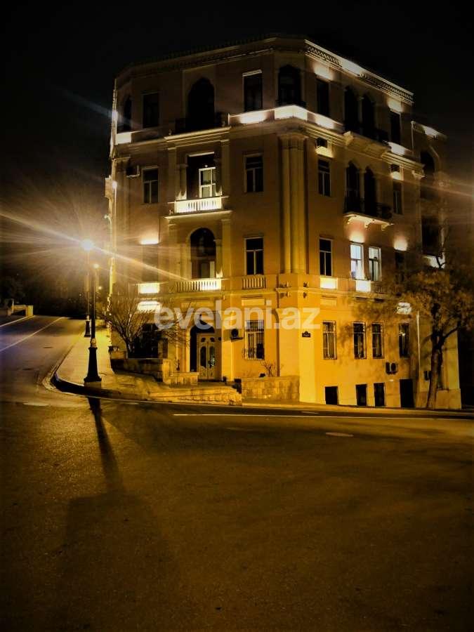 Kirayə verilir, köhnə tikili, 2 otaqlı, 65 m², Bakı, Səbail r, İçəri Şəhər m.