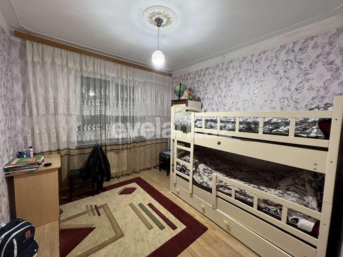 Sale, old building, 4 room, 90 m², Baku, Surakhani r, Khalglar Doslugu m.