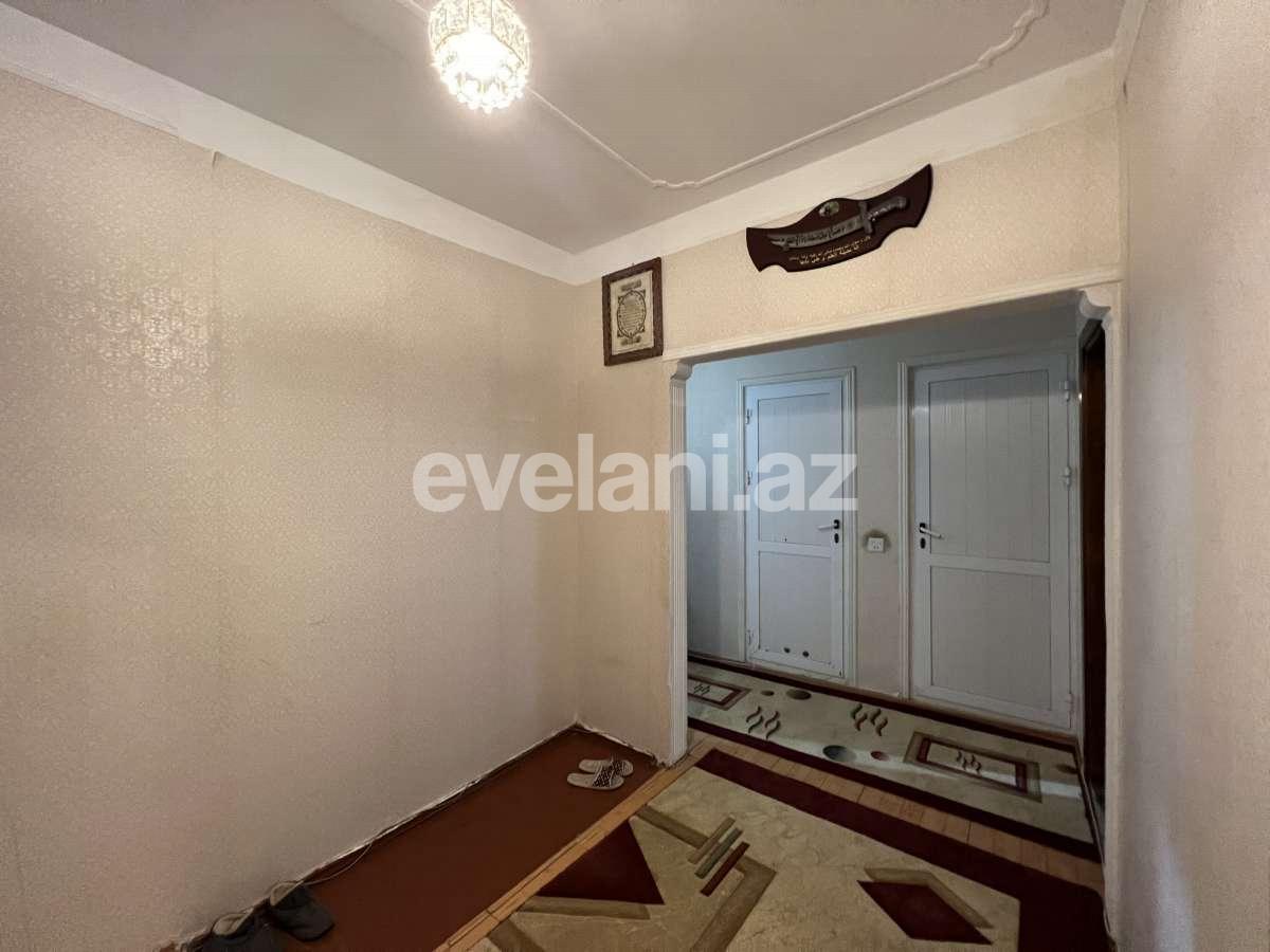 Sale, old building, 4 room, 90 m², Baku, Surakhani r, Khalglar Doslugu m.