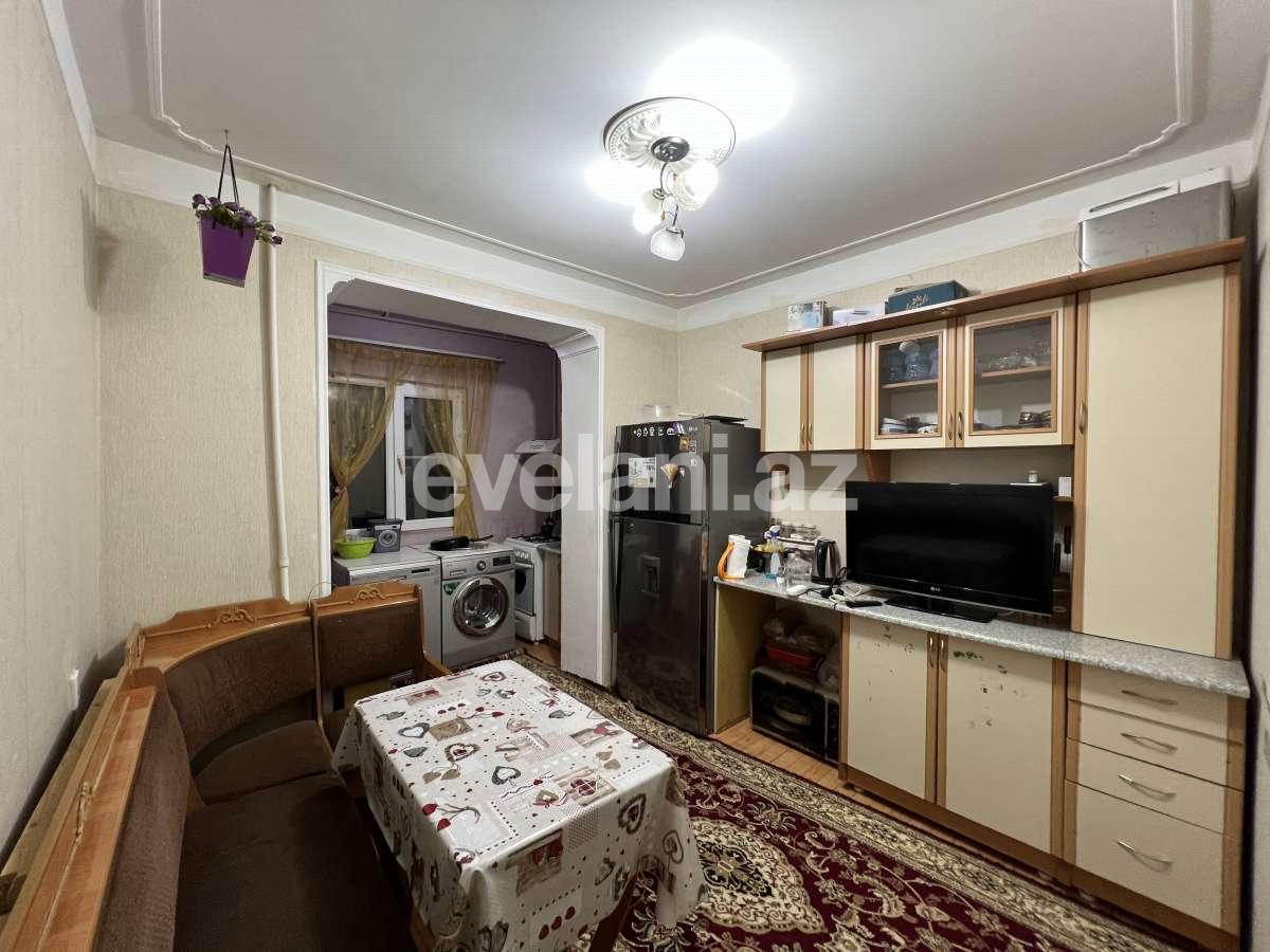 Sale, old building, 4 room, 90 m², Baku, Surakhani r, Khalglar Doslugu m.
