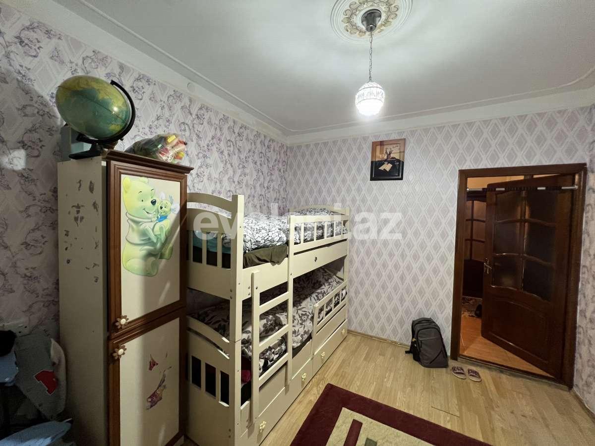 Sale, old building, 4 room, 90 m², Baku, Surakhani r, Khalglar Doslugu m.