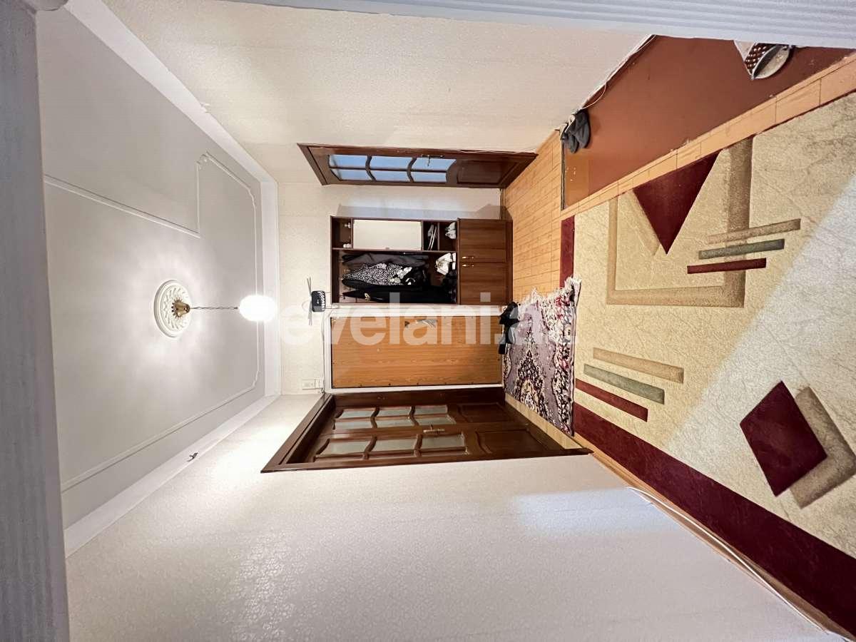 Sale, old building, 4 room, 90 m², Baku, Surakhani r, Khalglar Doslugu m.