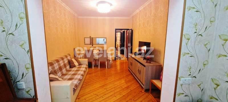 Satılır, köhnə tikili, 2 otaqlı, 60 m², Bakı, Suraxanı r, Yeni Günəşli q, Xalqlar Dostluğu m.