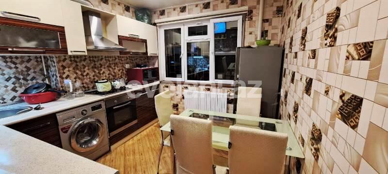 Satılır, köhnə tikili, 2 otaqlı, 60 m², Bakı, Suraxanı r, Yeni Günəşli q, Xalqlar Dostluğu m.