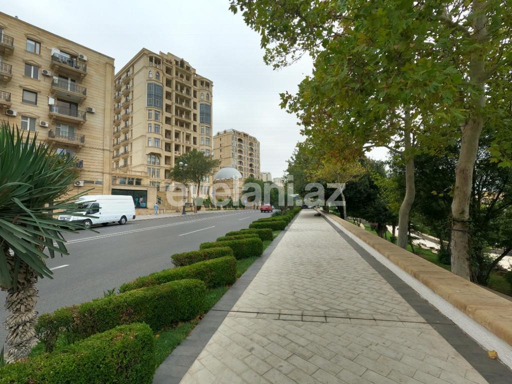 Rent, old building, 3 room, 102 m², Baku, Sabail r, Icheri Sheher m.