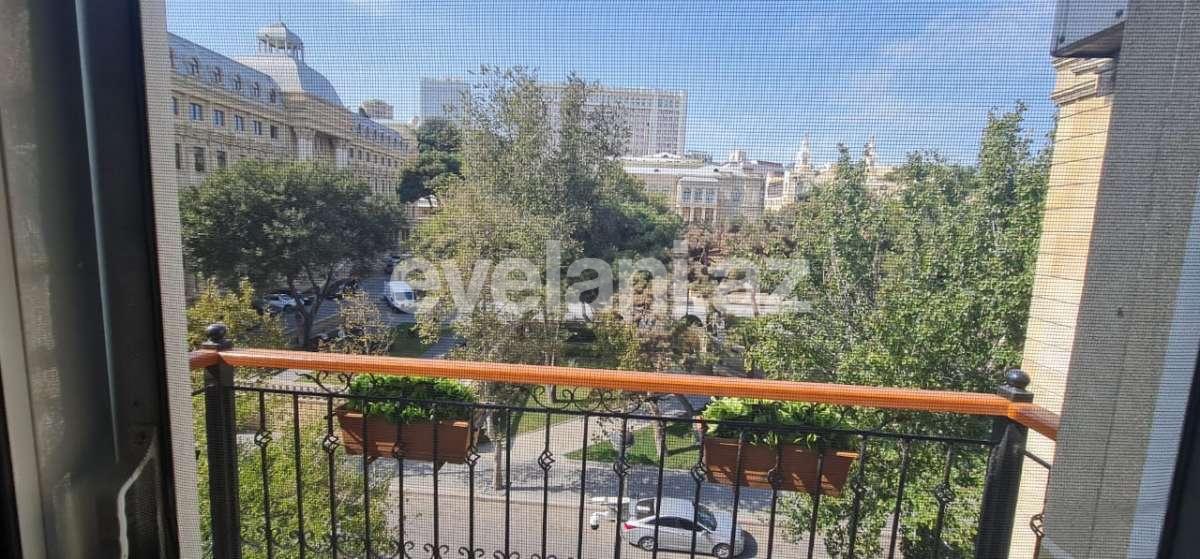 Rent, old building, 2 room, 80 m², Baku, Sabail r, Icheri Sheher m.