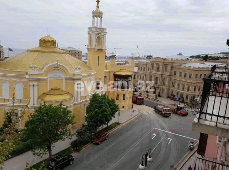 Сдаётся, вторичка, 2-комнаты, 60 m², Баку, Сабаильский r, Ичери Шехер m.