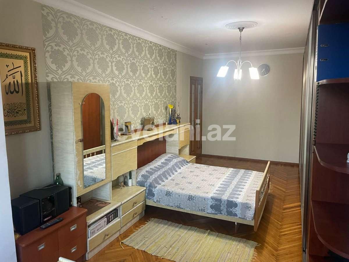 Satılır, köhnə tikili, 4 otaqlı, 120 m², Bakı, Nəsimi r, Memar Əcəmi m.