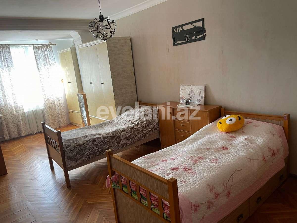 Satılır, köhnə tikili, 4 otaqlı, 120 m², Bakı, Nəsimi r, Memar Əcəmi m.