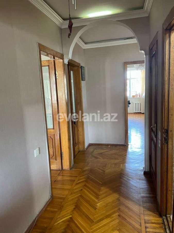 Satılır, köhnə tikili, 4 otaqlı, 120 m², Bakı, Nəsimi r, Memar Əcəmi m.