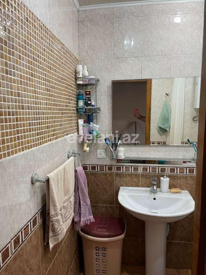 Satılır, köhnə tikili, 4 otaqlı, 120 m², Bakı, Nəsimi r, Memar Əcəmi m.