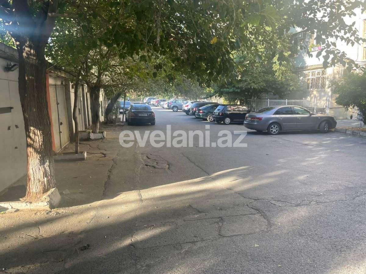 Satılır, köhnə tikili, 4 otaqlı, 120 m², Bakı, Nəsimi r, Memar Əcəmi m.