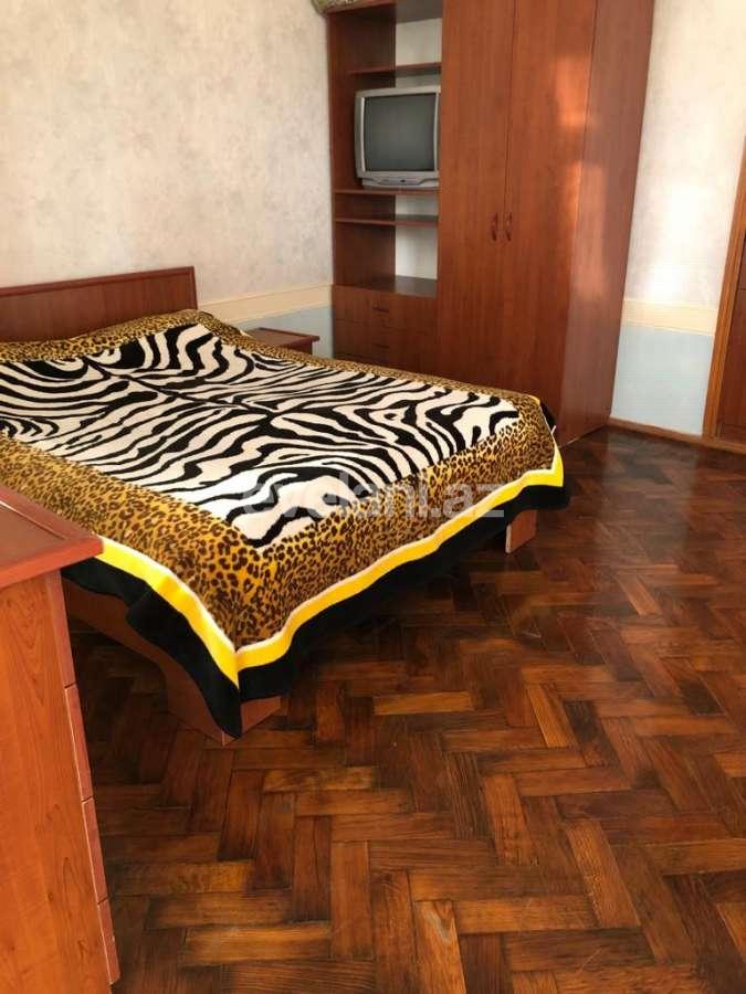 Kirayə verilir, köhnə tikili, 6 otaqlı, 130 m², Bakı, Səbail r, Sahil m.