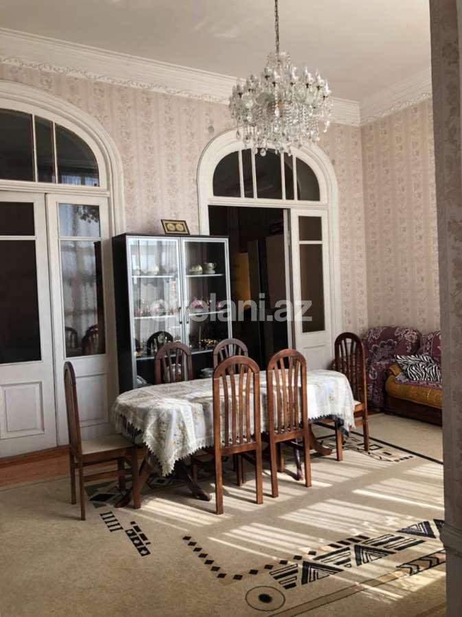 Kirayə verilir, köhnə tikili, 6 otaqlı, 130 m², Bakı, Səbail r, Sahil m.