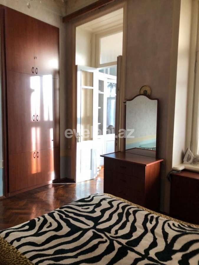 Kirayə verilir, köhnə tikili, 6 otaqlı, 130 m², Bakı, Səbail r, Sahil m.