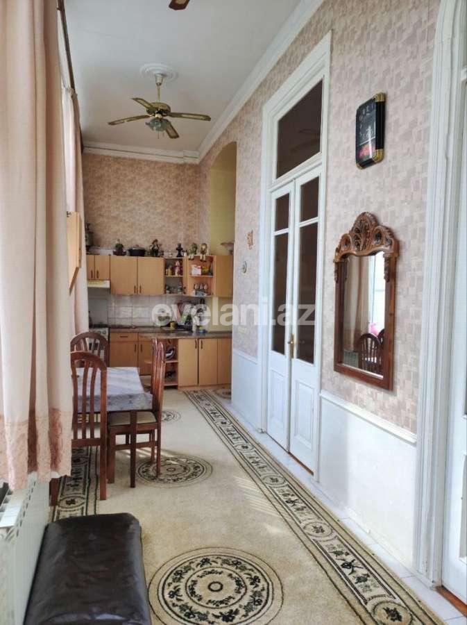 Kirayə verilir, köhnə tikili, 6 otaqlı, 130 m², Bakı, Səbail r, Sahil m.