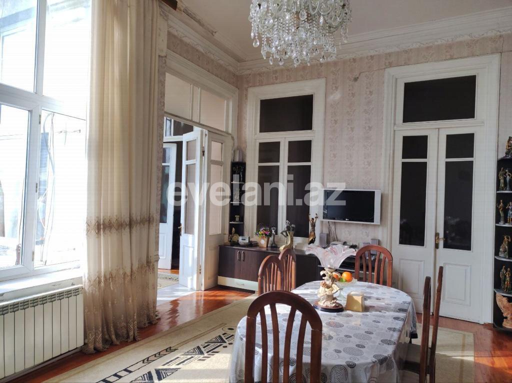 Kirayə verilir, köhnə tikili, 6 otaqlı, 130 m², Bakı, Səbail r, Sahil m.