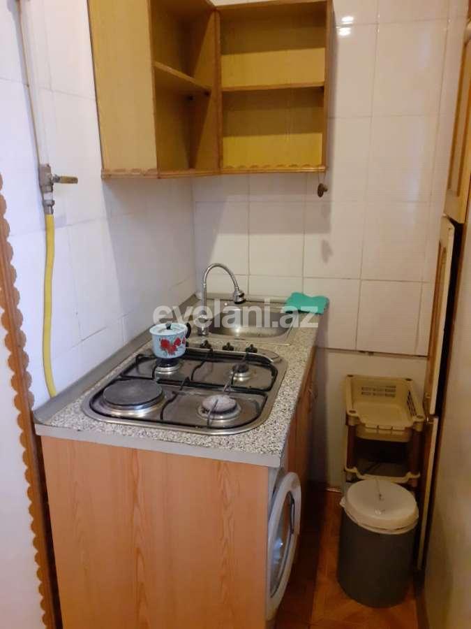 Satılır, köhnə tikili, 1 otaqlı, 45 m², Bakı, Binəqədi r, 8-ci mikrorayon q, Azadlıq prospekti m.