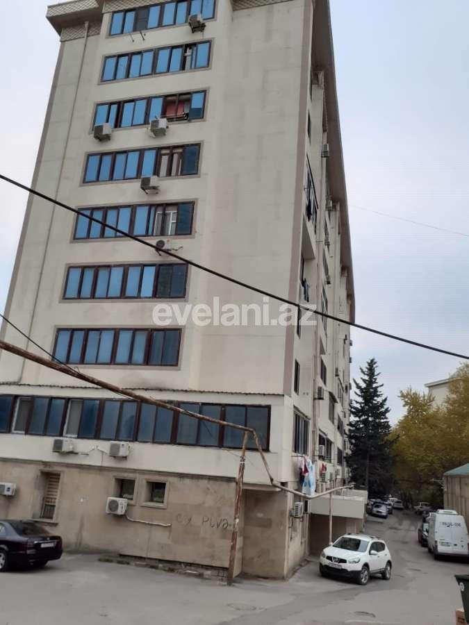 Satılır, köhnə tikili, 1 otaqlı, 45 m², Bakı, Binəqədi r, 8-ci mikrorayon q, Azadlıq prospekti m.