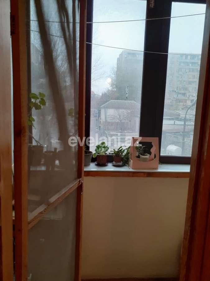 Satılır, köhnə tikili, 1 otaqlı, 45 m², Bakı, Binəqədi r, 8-ci mikrorayon q, Azadlıq prospekti m.