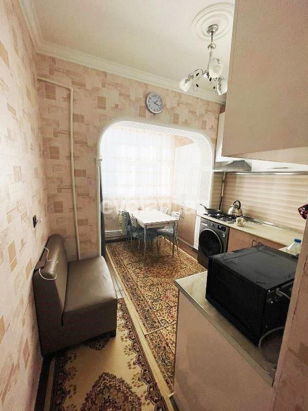 Satılır, köhnə tikili, 2 otaqlı, 60 m², Bakı, Nizami r, 8-ci kilometr q, Xalqlar Dostluğu m.