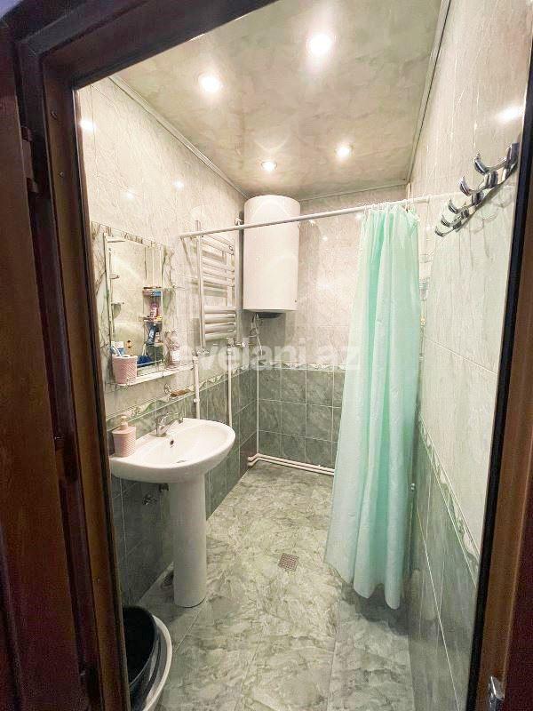 Satılır, köhnə tikili, 2 otaqlı, 60 m², Bakı, Nizami r, 8-ci kilometr q, Xalqlar Dostluğu m.