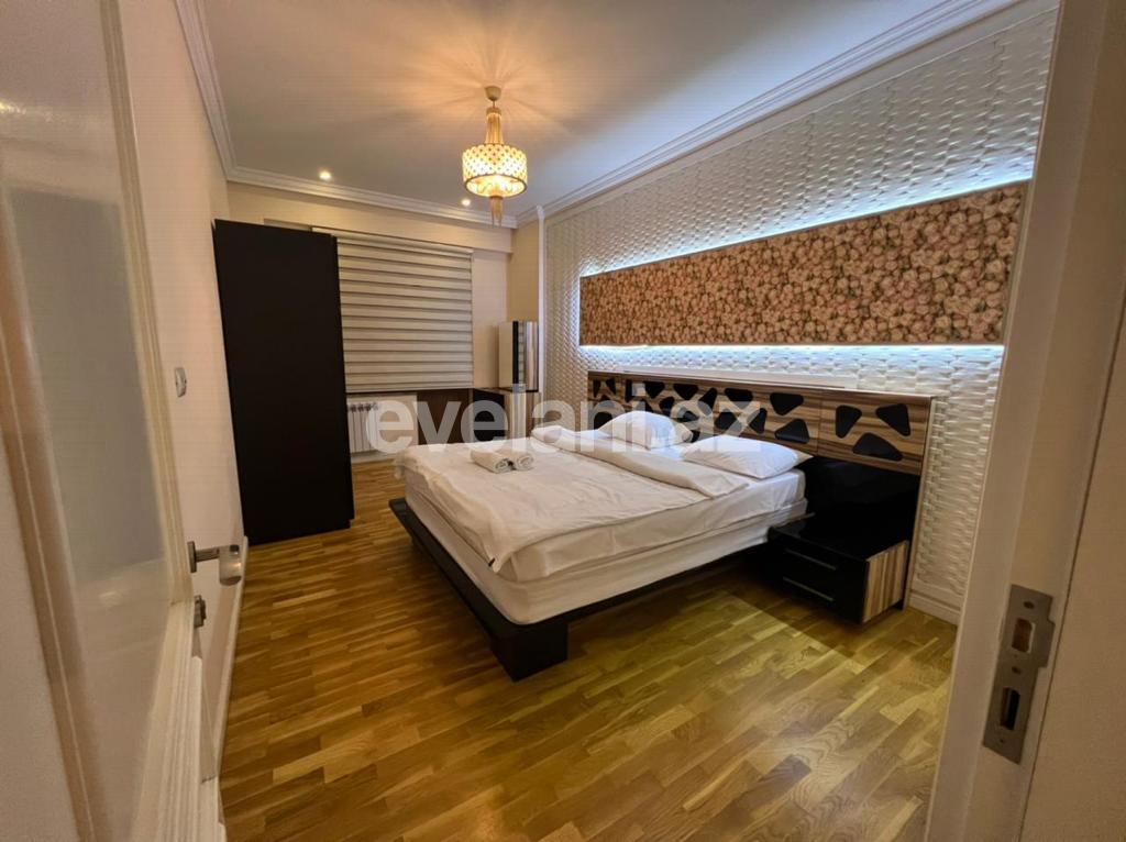 Rent, new building, 3 room, 120 m², Baku, Nasimi r, 28 may m.