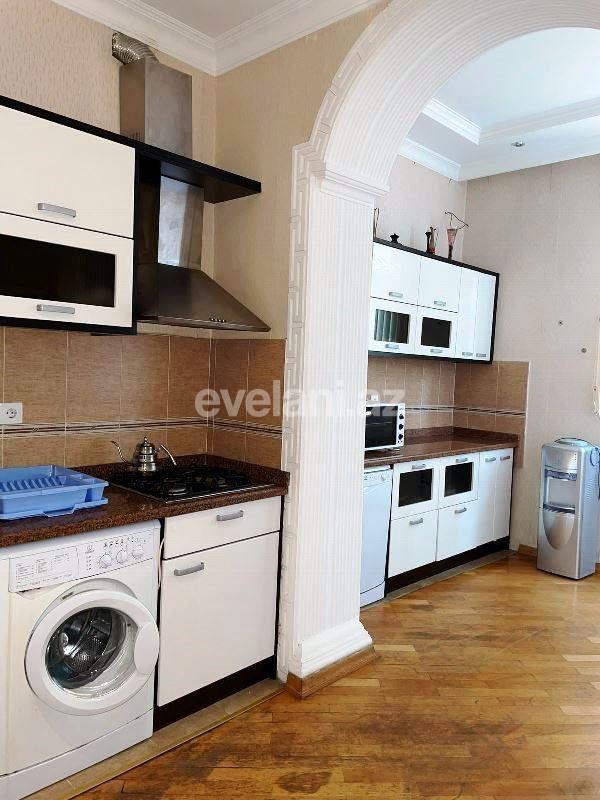 Satılır, köhnə tikili, 3 otaqlı, 90 m², Bakı, Səbail r, İçəri Şəhər m.