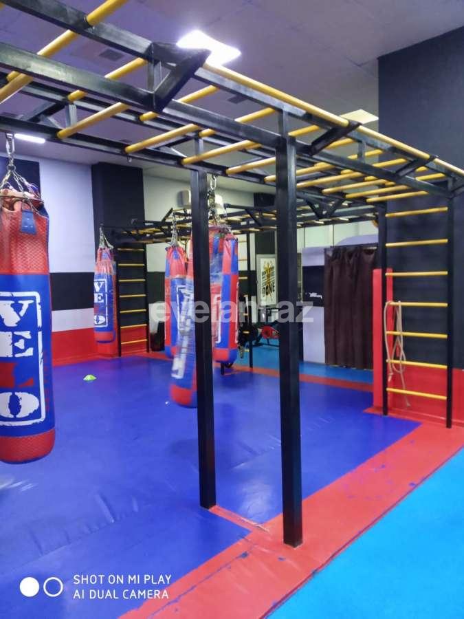 Satılır, obyekt, 220 m², Bakı, Binəqədi r, 7-ci mikrorayon q, Azadlıq prospekti m.