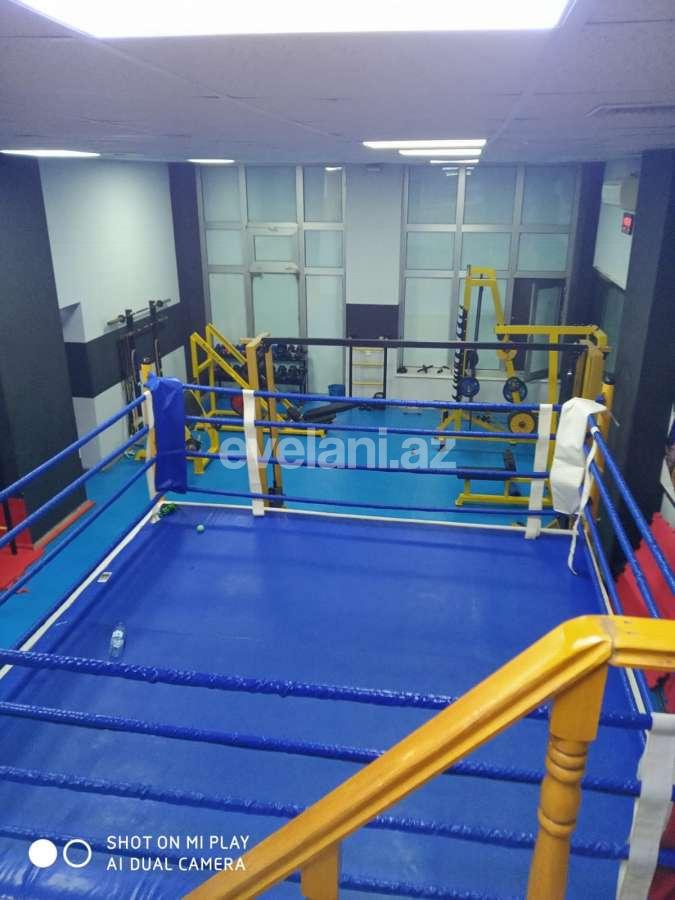 Satılır, obyekt, 220 m², Bakı, Binəqədi r, 7-ci mikrorayon q, Azadlıq prospekti m.