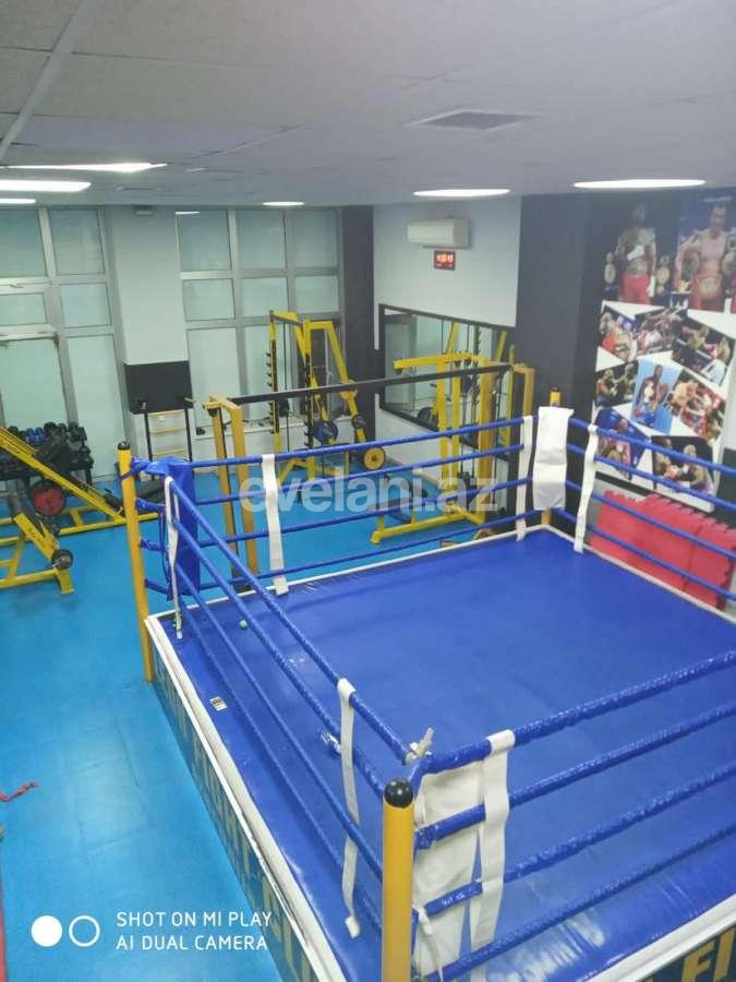 Satılır, obyekt, 220 m², Bakı, Binəqədi r, 7-ci mikrorayon q, Azadlıq prospekti m.