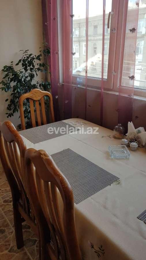 Satılır, köhnə tikili, 3 otaqlı, 70 m², Bakı, Səbail r, Bayıl q.