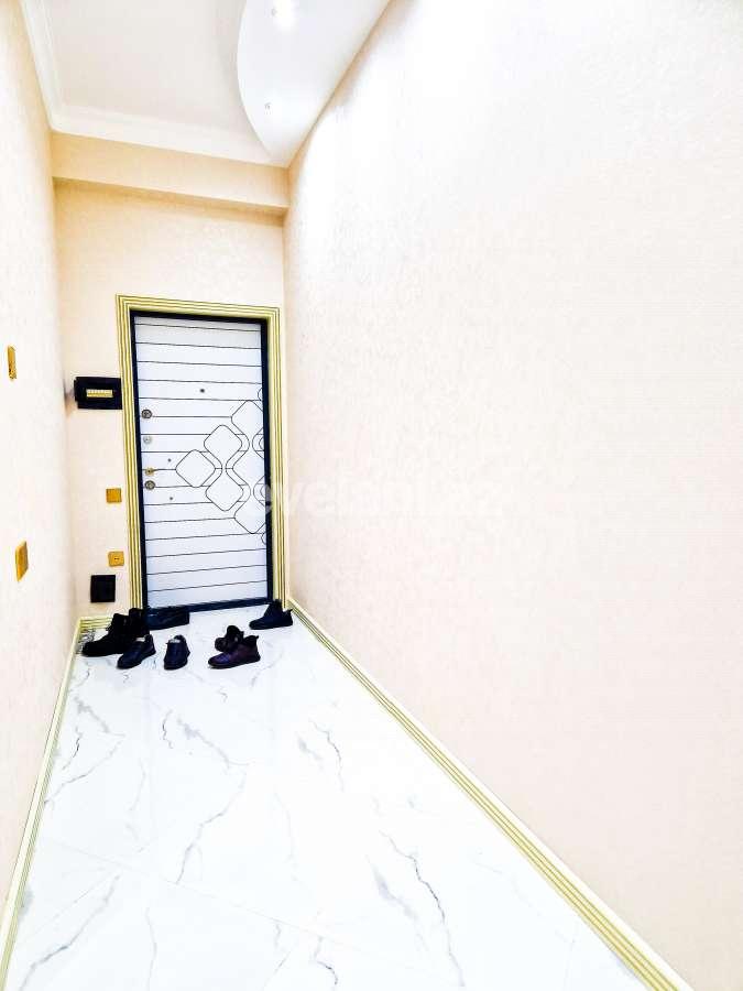 Satılır, yeni tikili, 2 otaqlı, 70 m², Bakı, Nizami r, Qara Qarayev m.