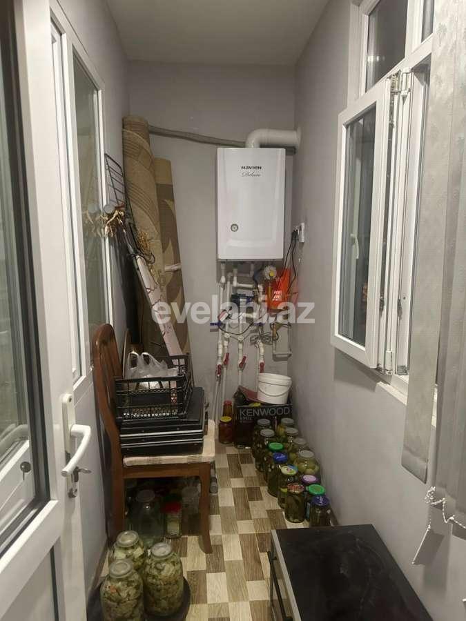 Satılır, köhnə tikili, 5 otaqlı, 120 m², Bakı, Binəqədi r, Memar Əcəmi m.