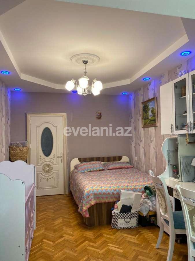 Satılır, köhnə tikili, 3 otaqlı, 100 m², Bakı, Nəsimi r, 4-cü mikrorayon q, Memar Əcəmi m.