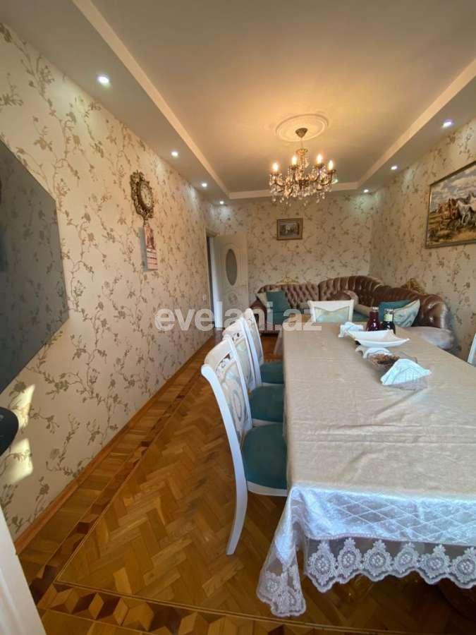 Satılır, köhnə tikili, 3 otaqlı, 100 m², Bakı, Nəsimi r, 4-cü mikrorayon q, Memar Əcəmi m.