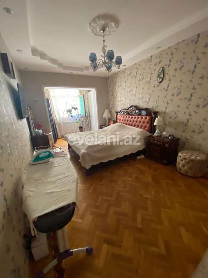 Satılır, köhnə tikili, 3 otaqlı, 100 m², Bakı, Nəsimi r, 4-cü mikrorayon q, Memar Əcəmi m.