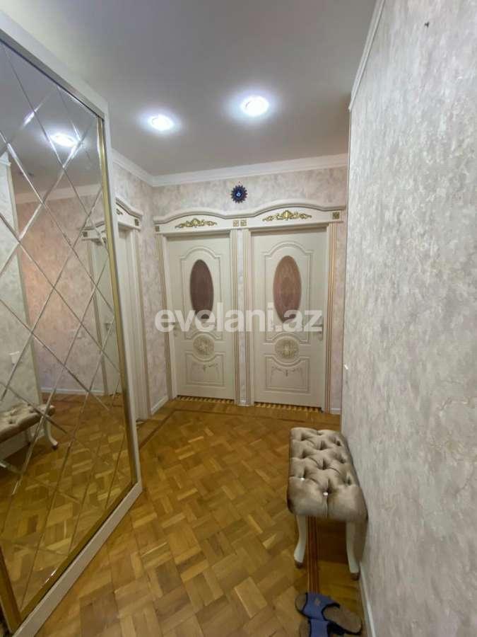 Satılır, köhnə tikili, 3 otaqlı, 100 m², Bakı, Nəsimi r, 4-cü mikrorayon q, Memar Əcəmi m.