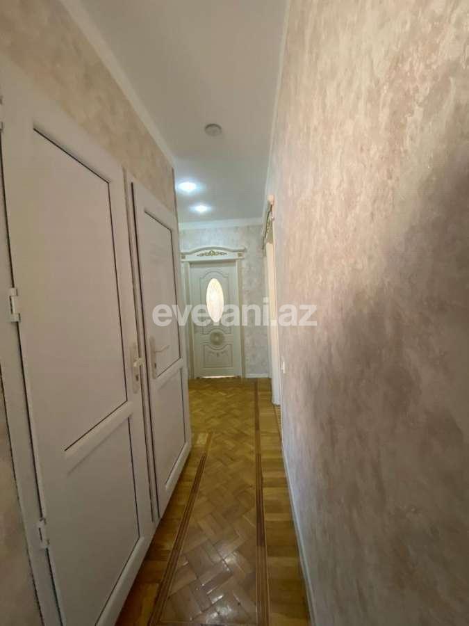 Satılır, köhnə tikili, 3 otaqlı, 100 m², Bakı, Nəsimi r, 4-cü mikrorayon q, Memar Əcəmi m.