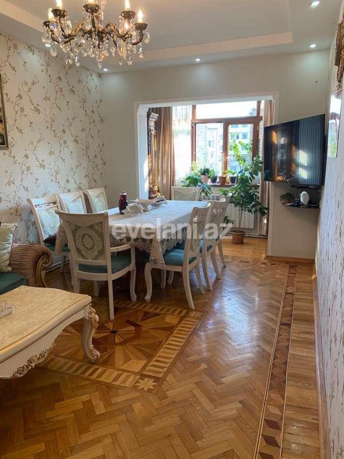 Satılır, köhnə tikili, 3 otaqlı, 100 m², Bakı, Nəsimi r, 4-cü mikrorayon q, Memar Əcəmi m.